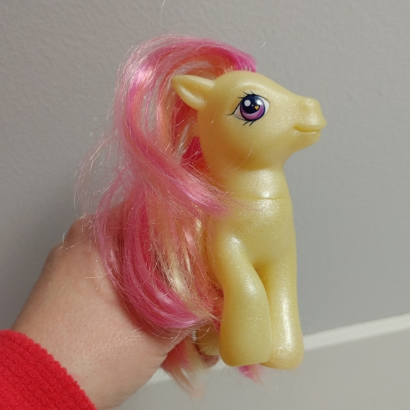 🌈 3/$30 G3 MLP Gem Blossom - Picture 3 of 4